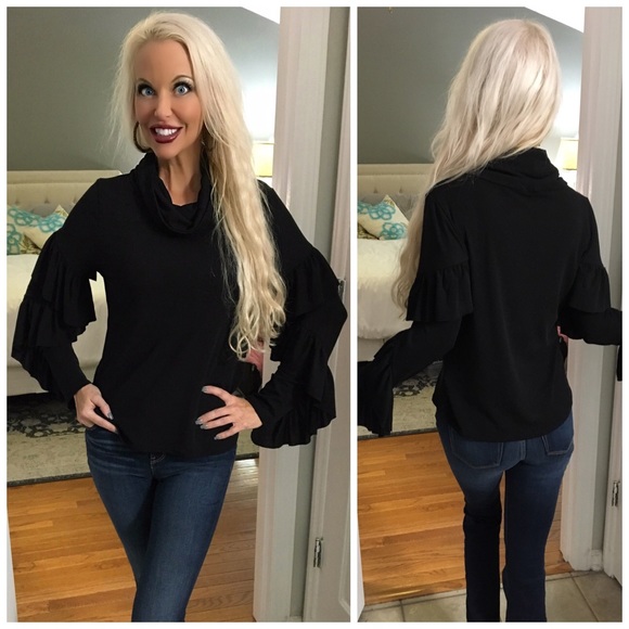 🛍LAST 1! Black Oversized Cowl Neck Sweater Top! - Picture 2 of 3